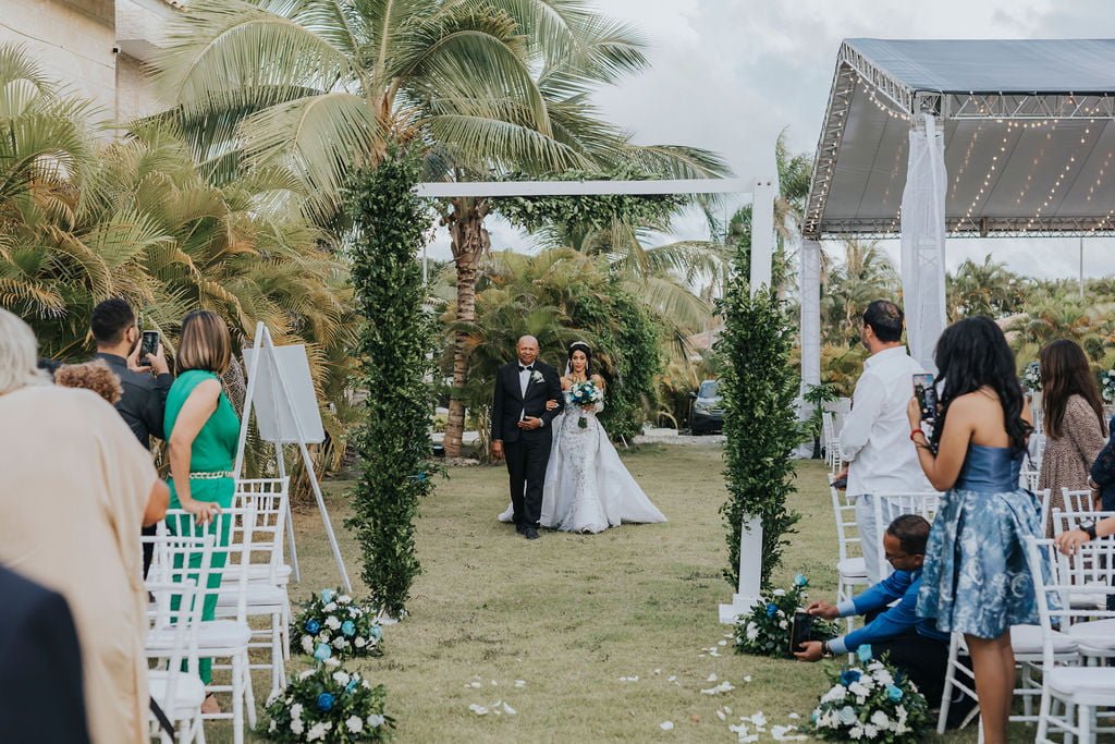 At TES Events Planner, we create unique and memorable events in Punta Cana, Dominican Republic. From weddings to corporate meetings, let us create an exceptional experience for you